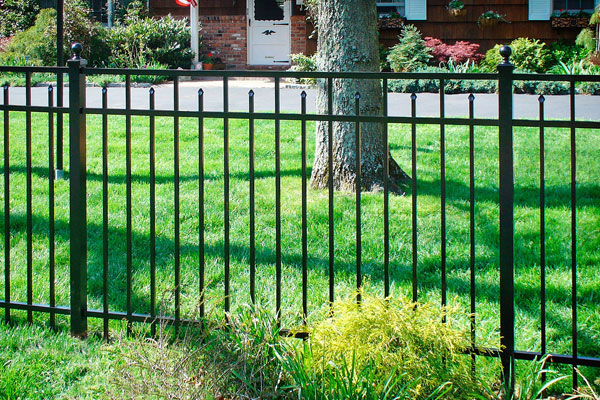 heavy duty galvanied/aluminum flat top  pressed spear security ornamental fence panels