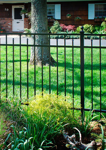 Heavy Duty Galvanized/Aluminum Flat Top Pressed Spear Security Ornamental Fence Panels