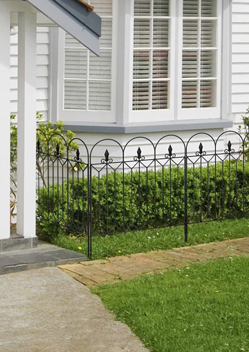 Hot selling black customized style metal walkway fence gate for villa, garden & courtyard guarding your home