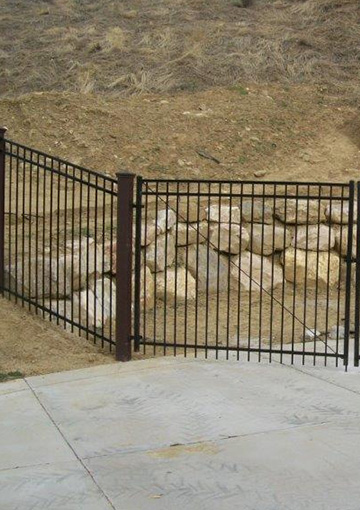 Black Metal Walkway Fence Gate For Villa/Garden/Courtyard/Home